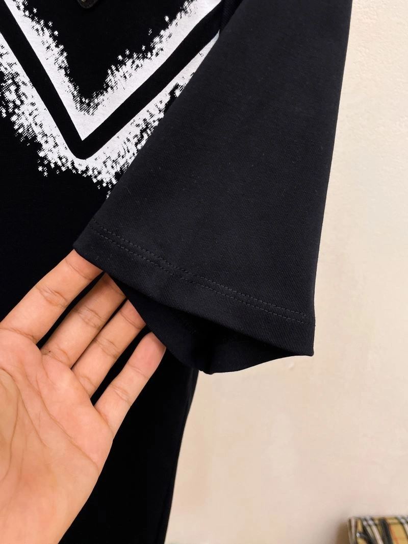 Supportive Prada T-Shirts 169849