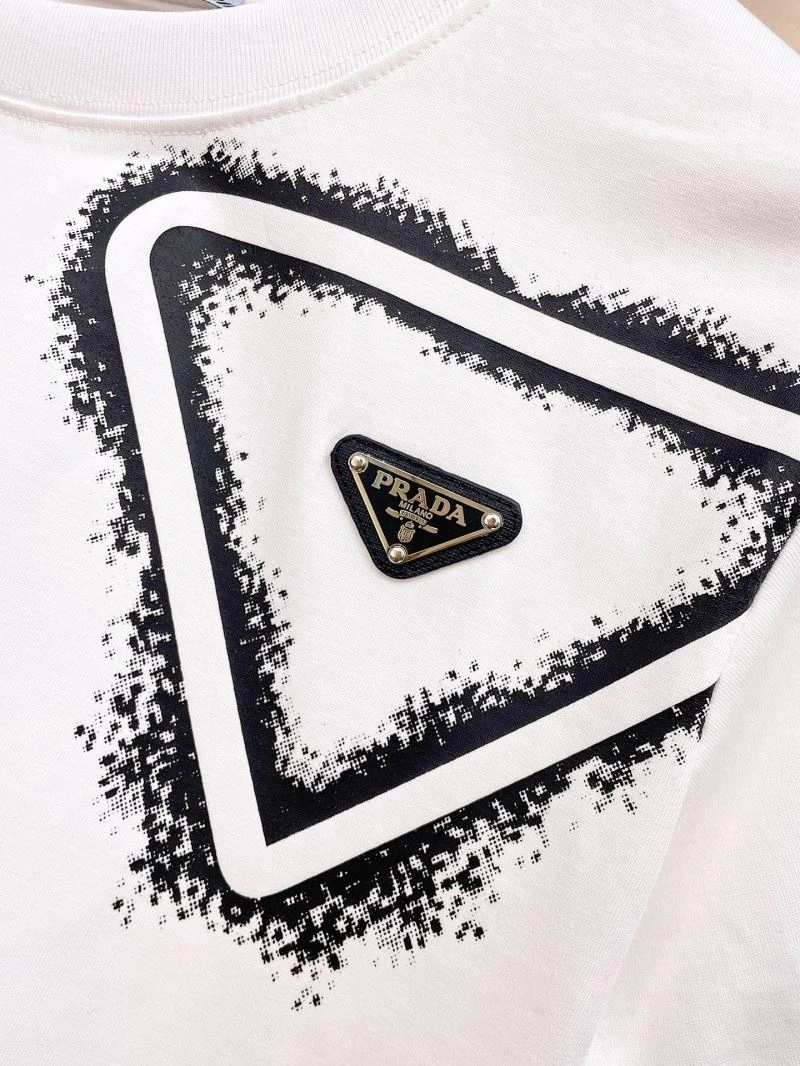 WellDesigned Prada T-Shirts 169855