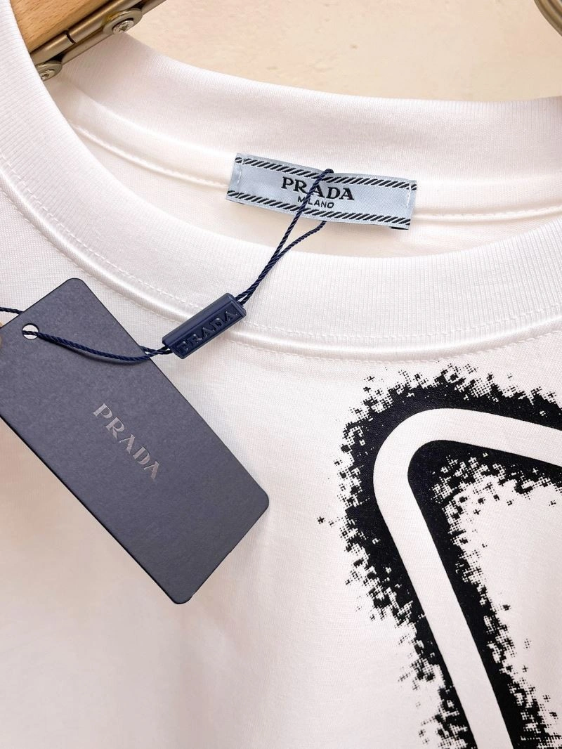 WellDesigned Prada T-Shirts 169855
