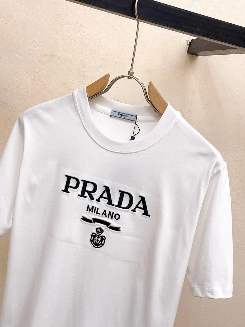Timeless Prada T-Shirts 169890