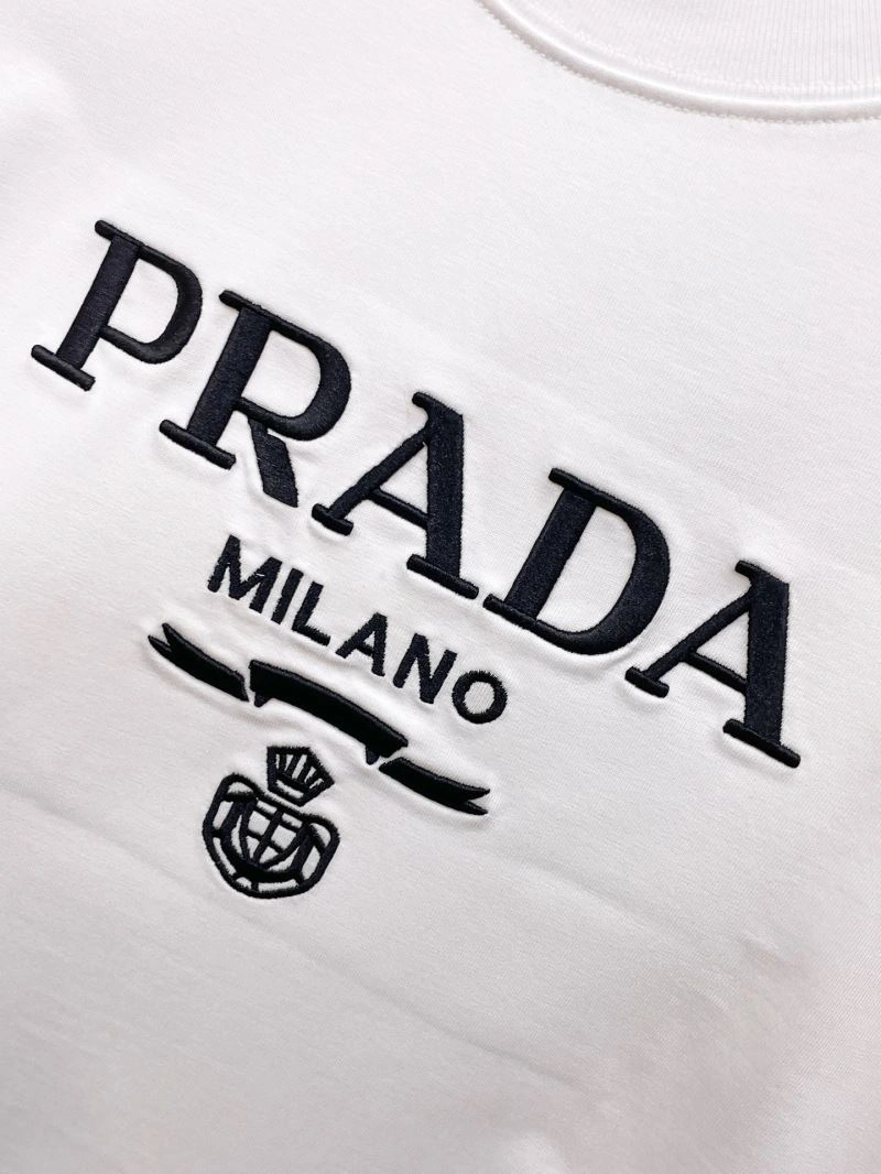 Timeless Prada T-Shirts 169890