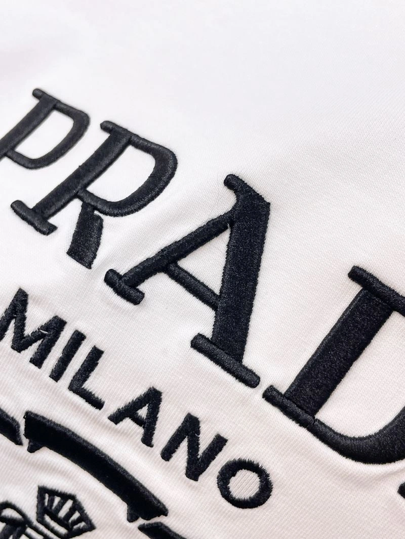 Timeless Prada T-Shirts 169890