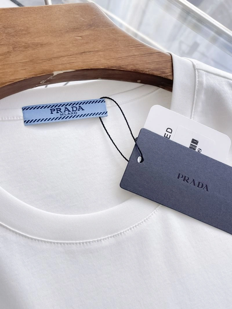Modern Prada T-Shirts 169835