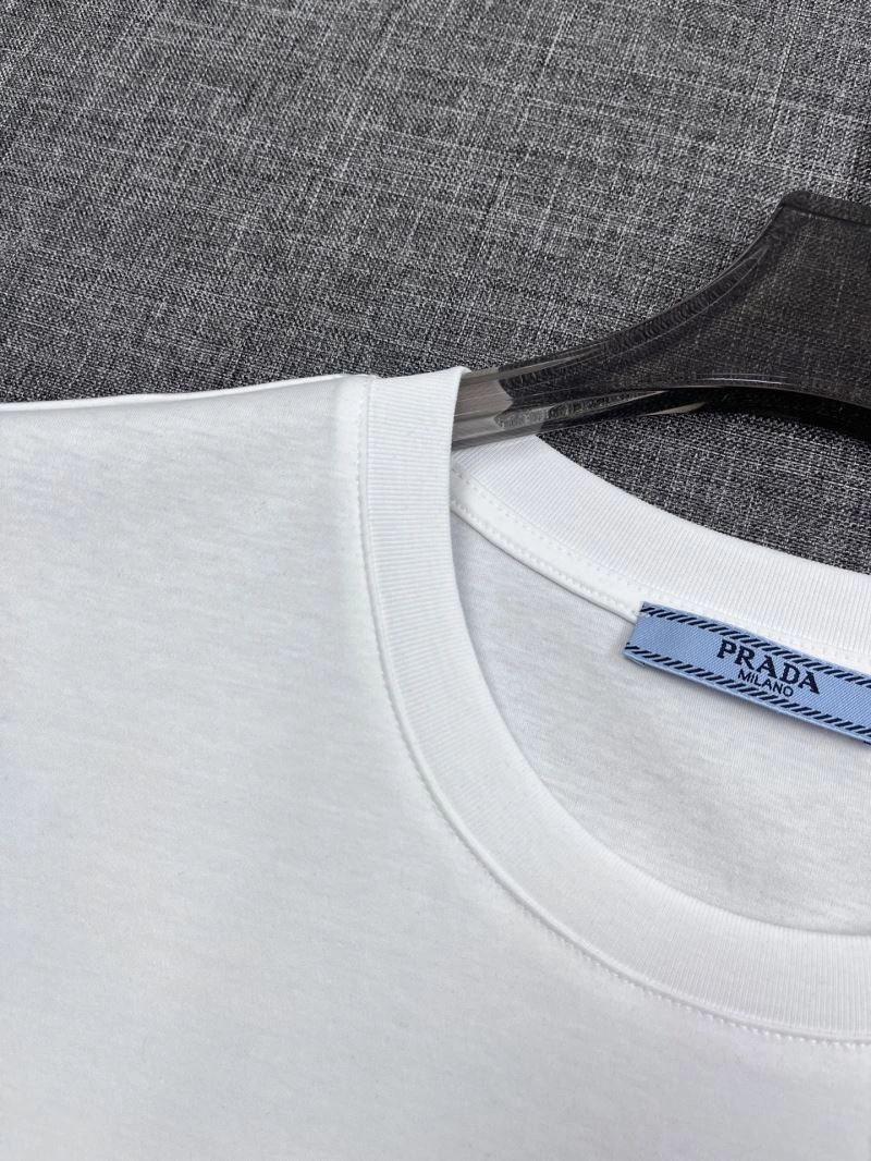 Classic Prada T-Shirts 169823