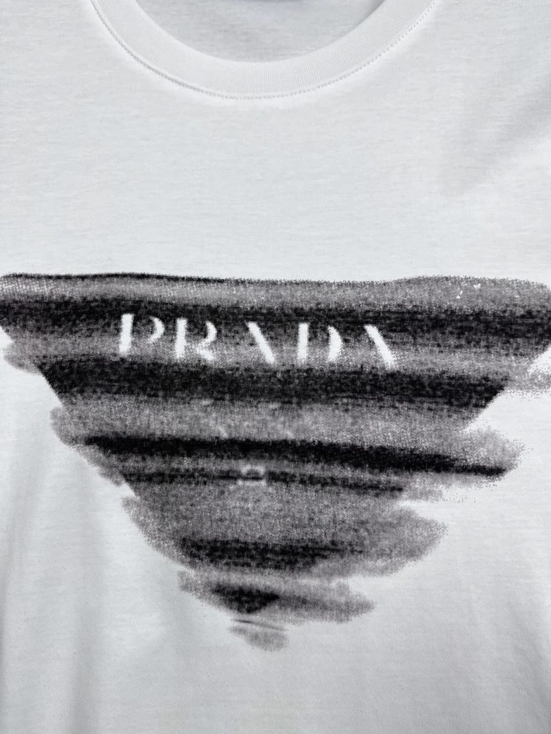 Classic Prada T-Shirts 169823