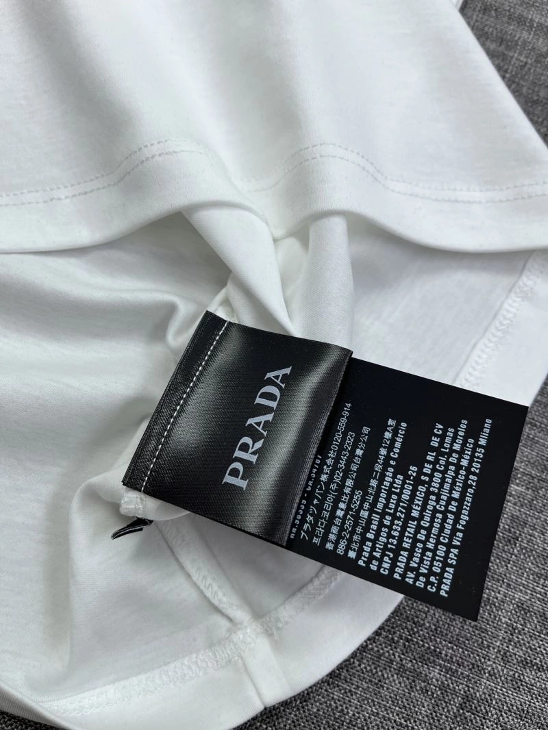 Classic Prada T-Shirts 169823