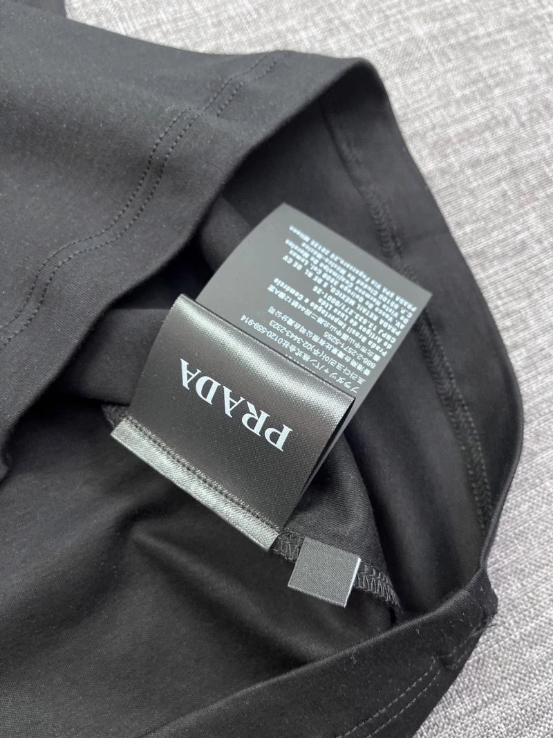 Prada T-Shirts Trendsetting 169807