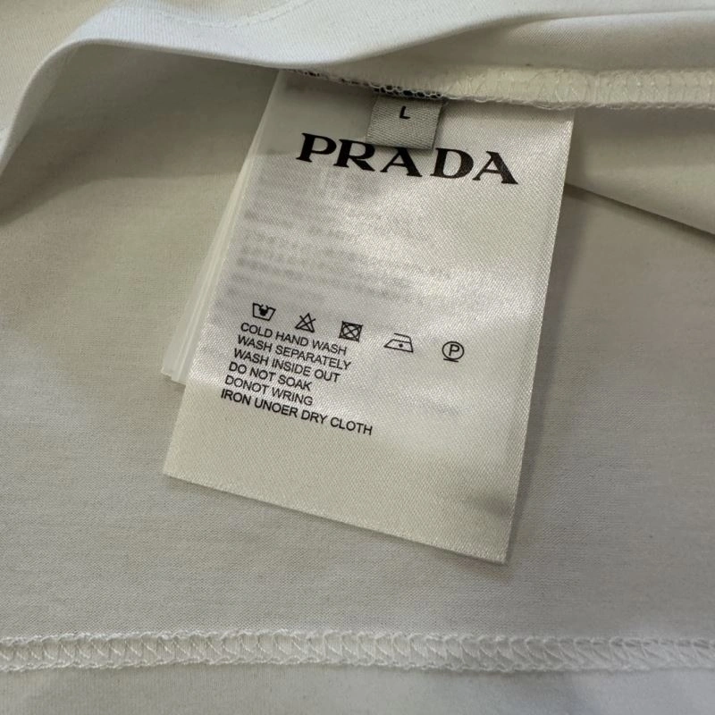 Sustainable Prada T-Shirts 169806