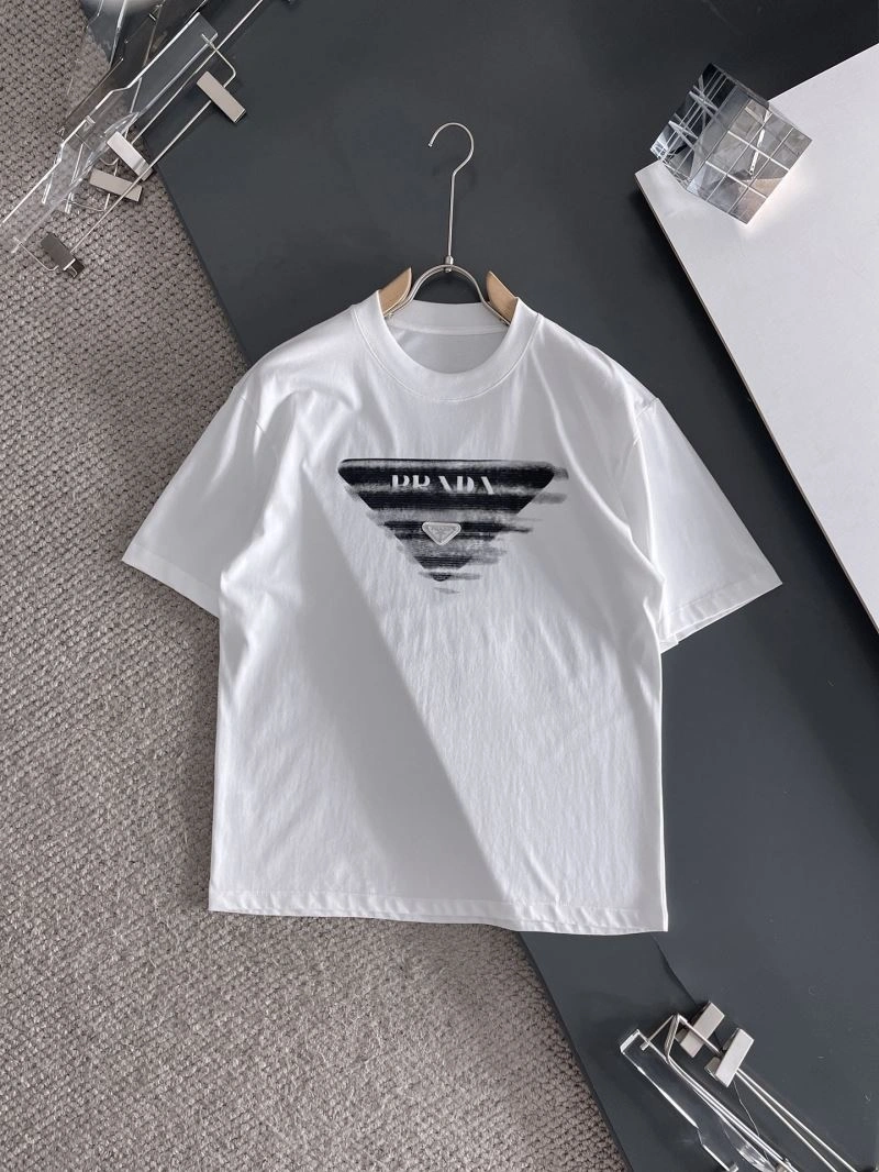Unisex Prada T-Shirts 169857