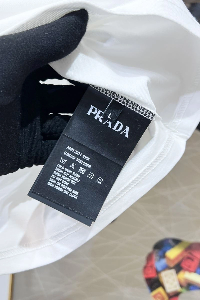 Contemporary Prada T-Shirts 169784