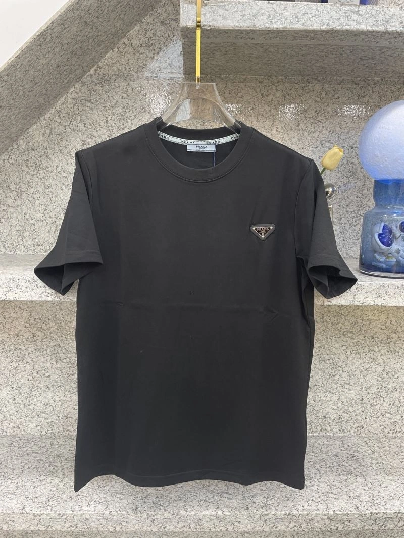 ComfortFit Prada T-Shirts 169785