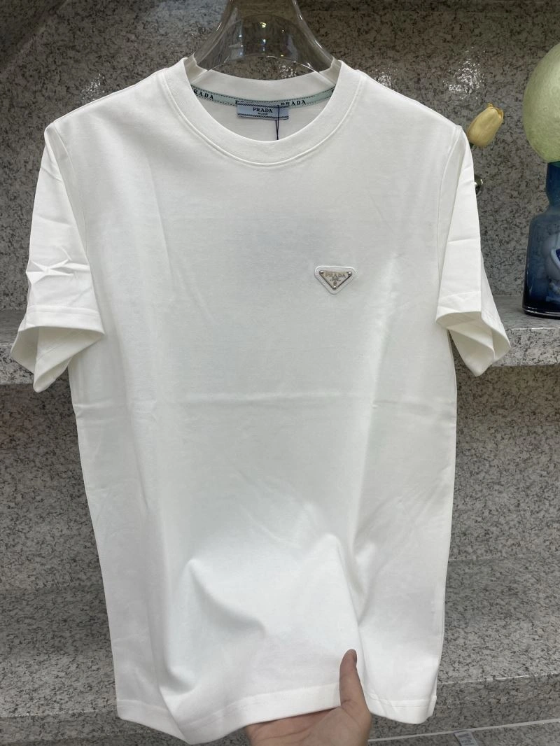 ComfortFit Prada T-Shirts 169785