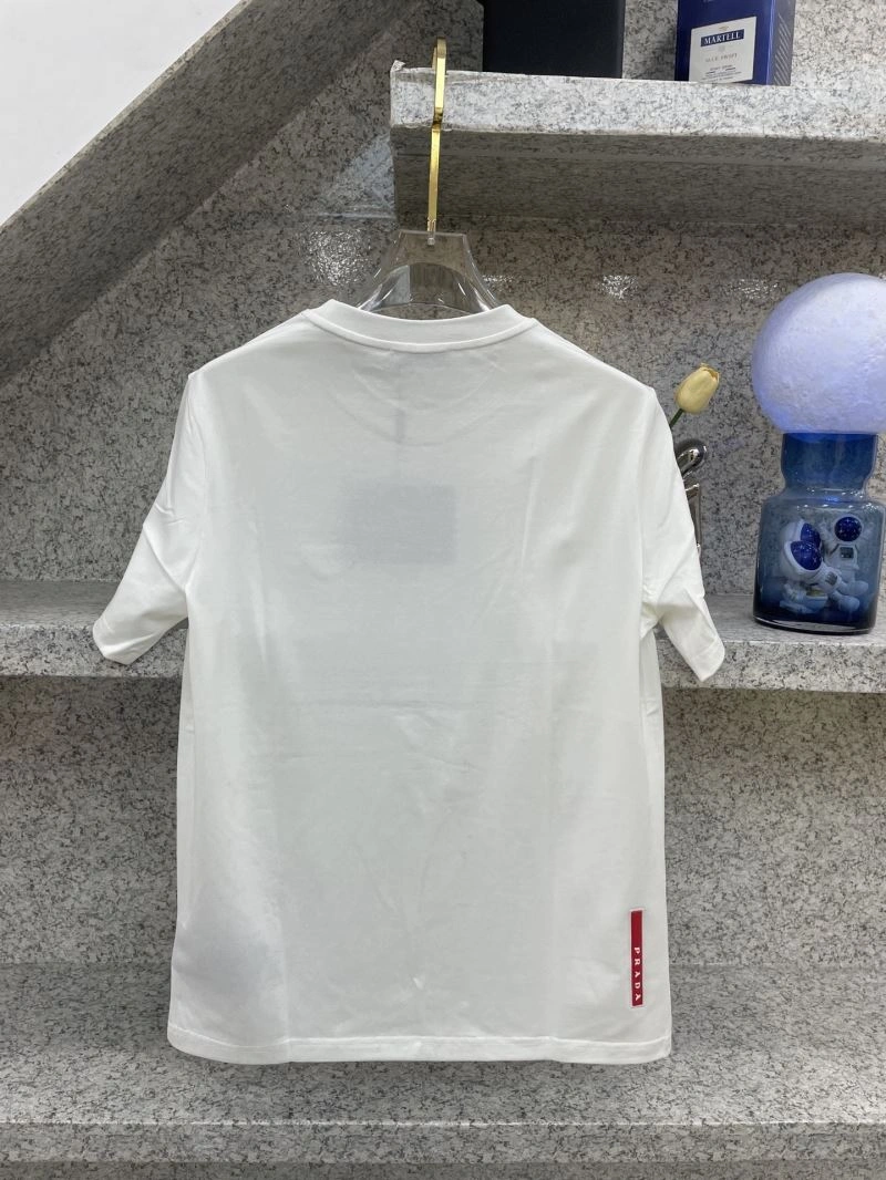 ComfortFit Prada T-Shirts 169785