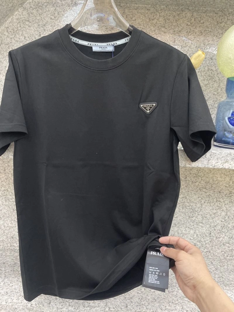 ComfortFit Prada T-Shirts 169785
