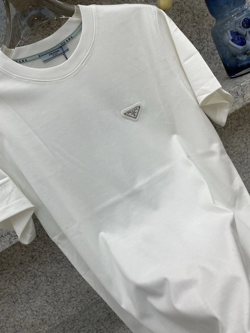 ComfortFit Prada T-Shirts 169785