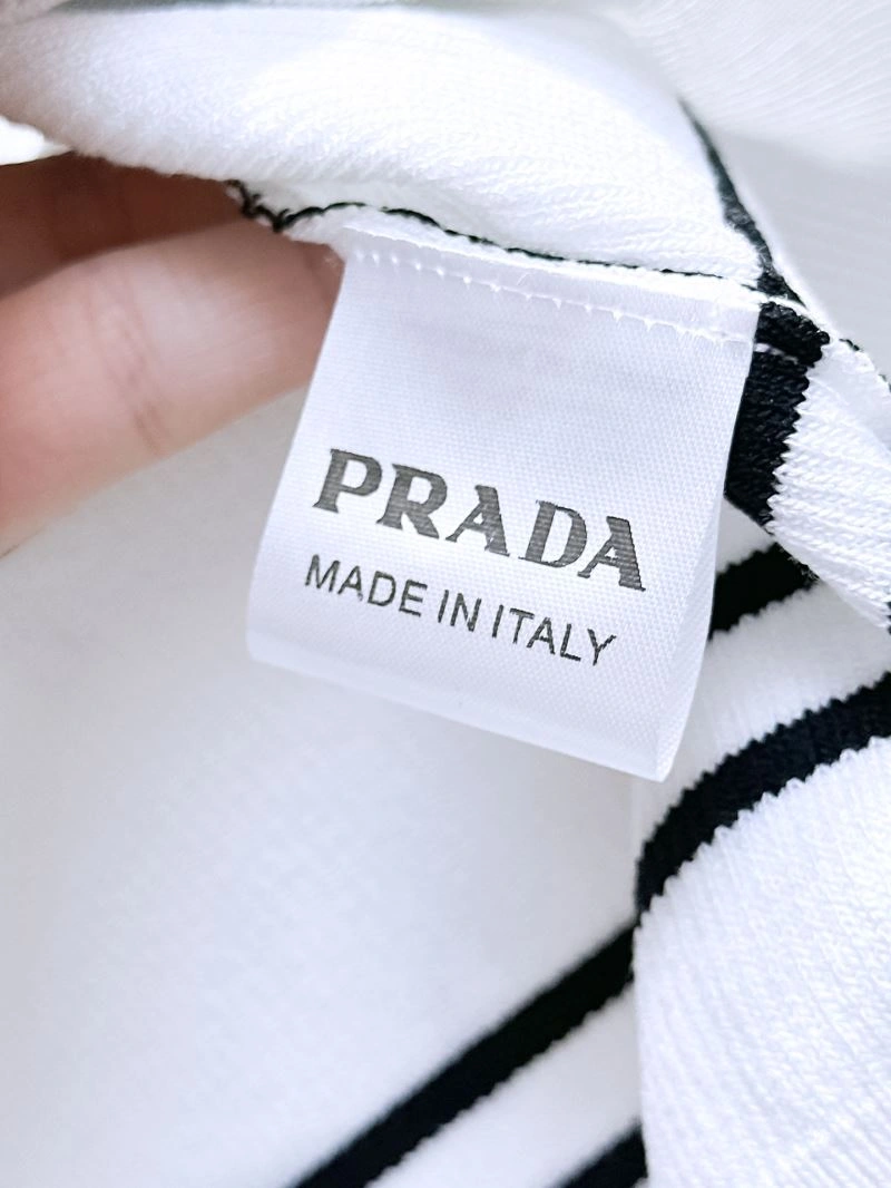 Prada T-Shirts Modern 169783