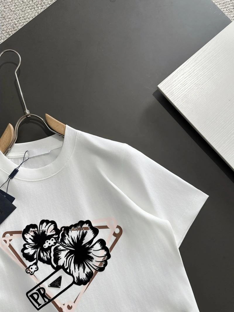 Prada T-Shirts Effortless 169753