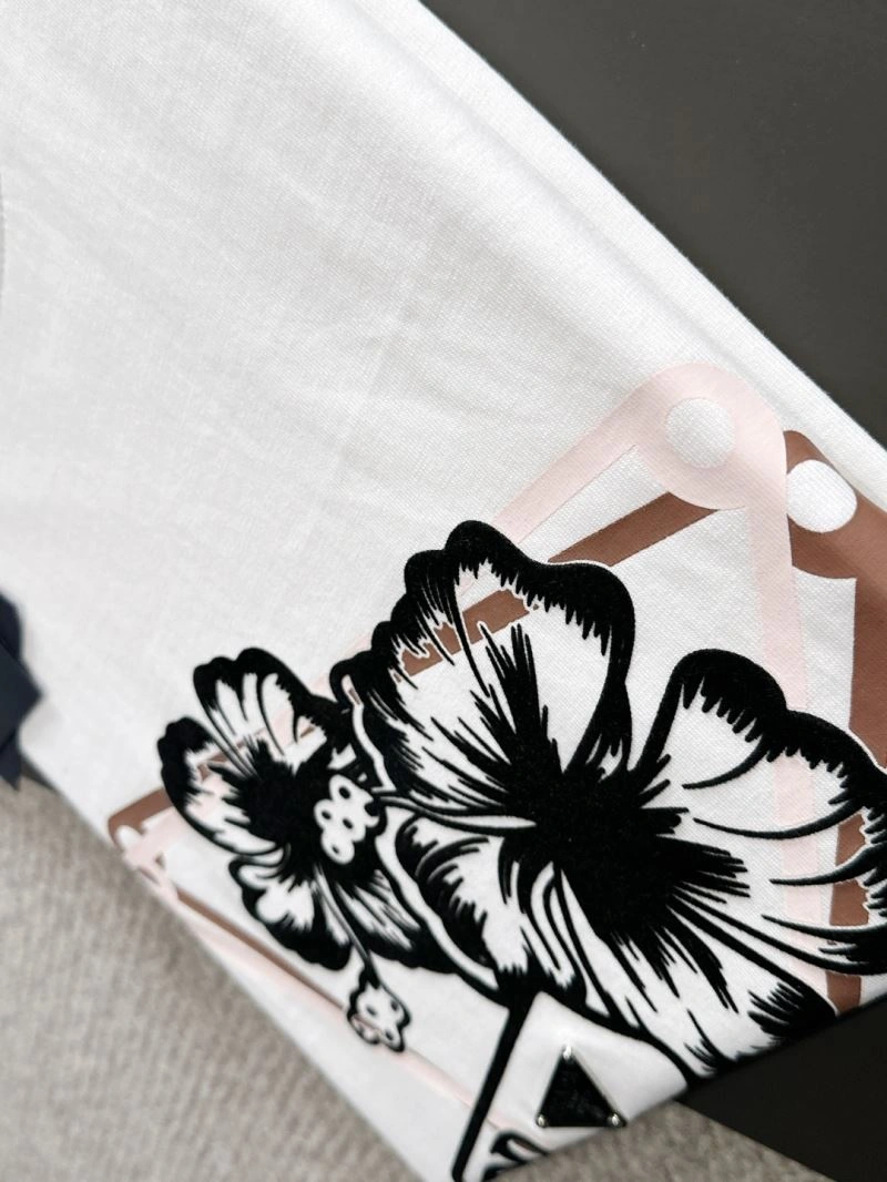 Prada T-Shirts Effortless 169753