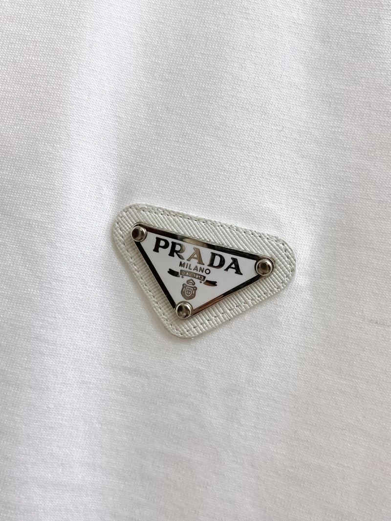 Stretchable Prada T-Shirts 169733