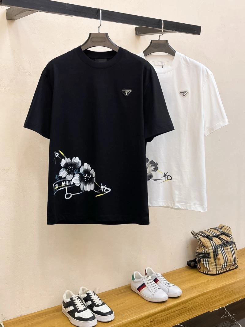 Stretchable Prada T-Shirts 169733