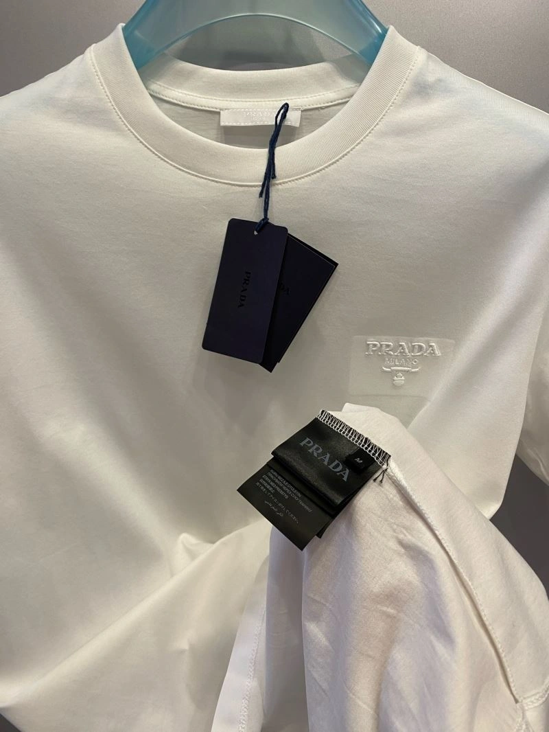 Comfortable Prada T-Shirts 169742