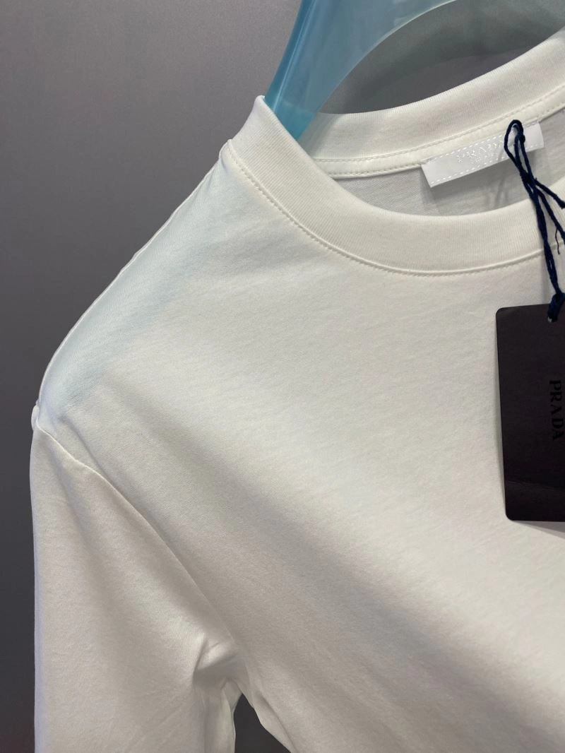 Comfortable Prada T-Shirts 169742