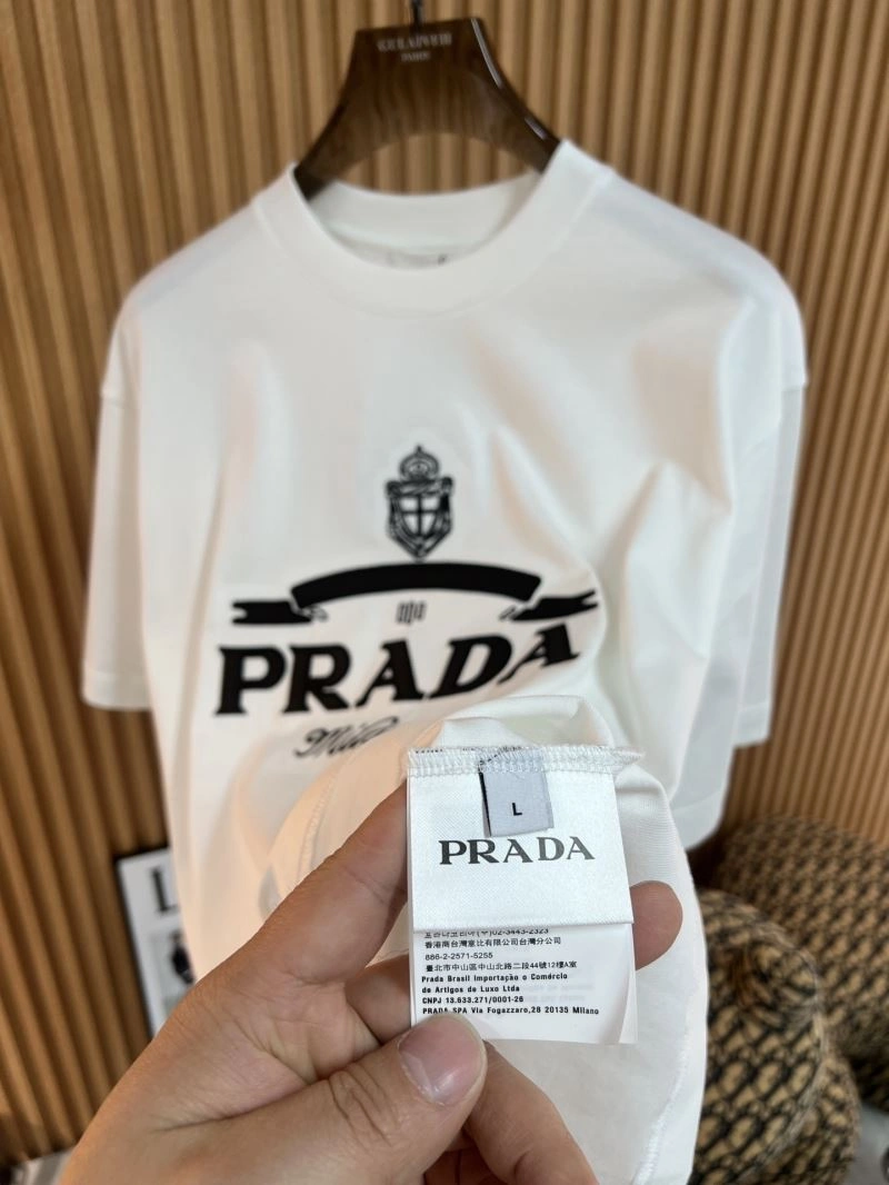 WellDesigned Prada T-Shirts 169730