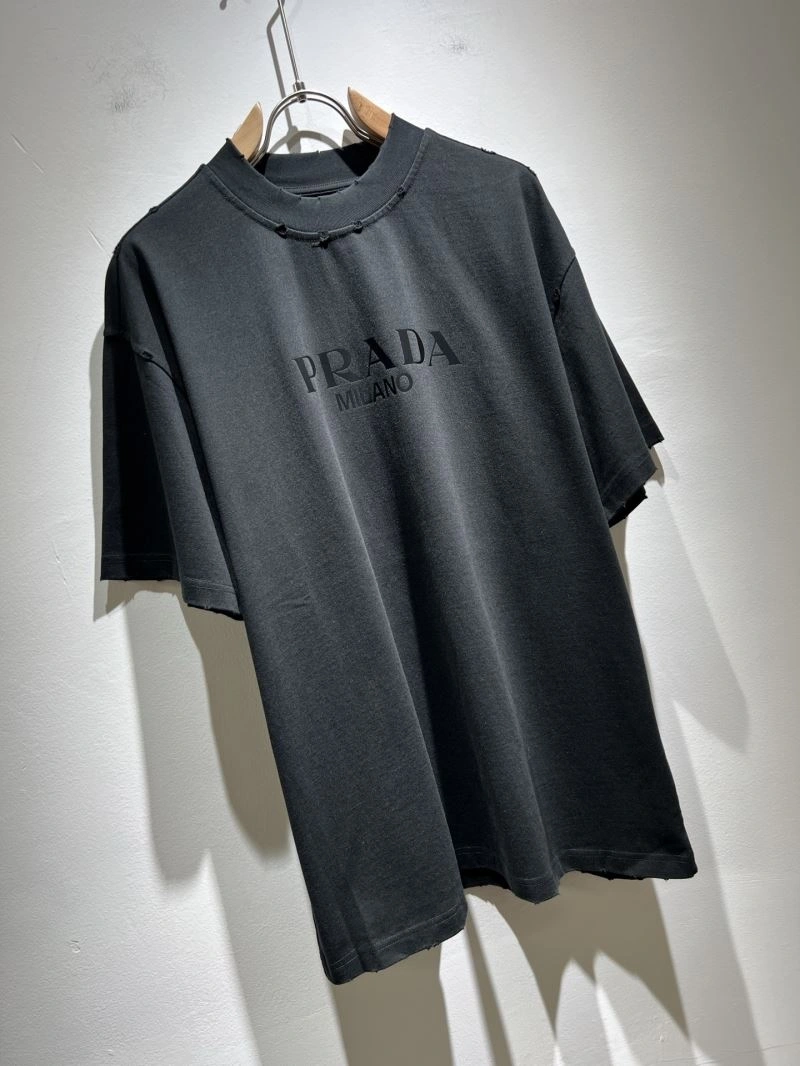 Lightweight Prada T-Shirts 169760