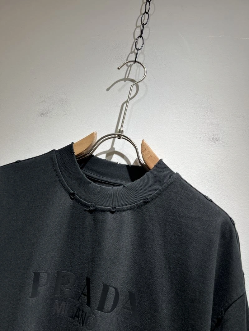 Lightweight Prada T-Shirts 169760