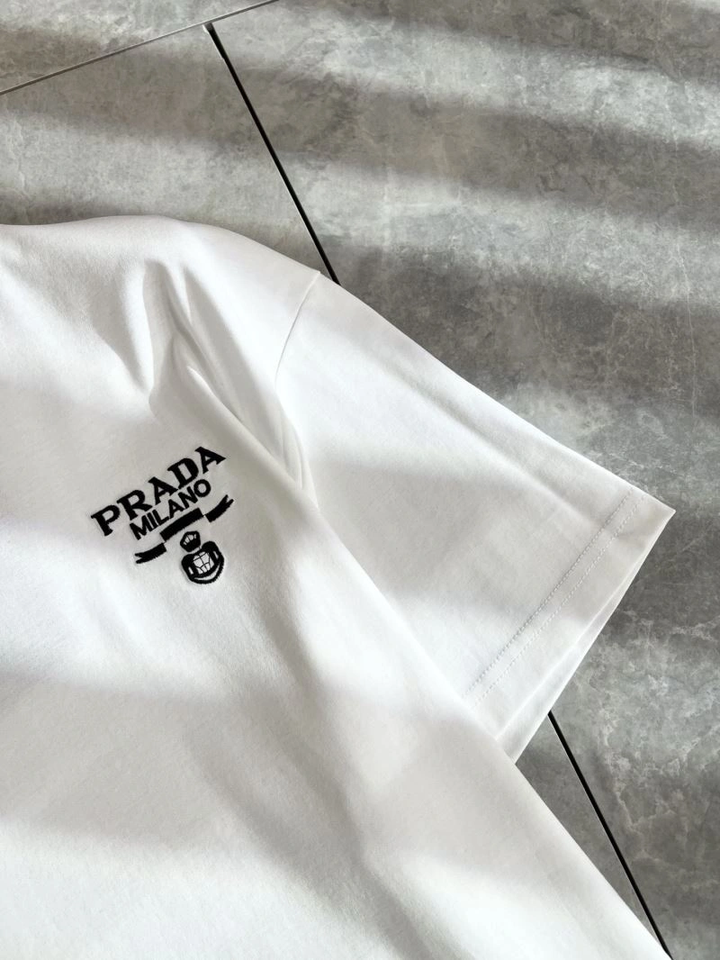 Prada T-Shirts Unisex 169710