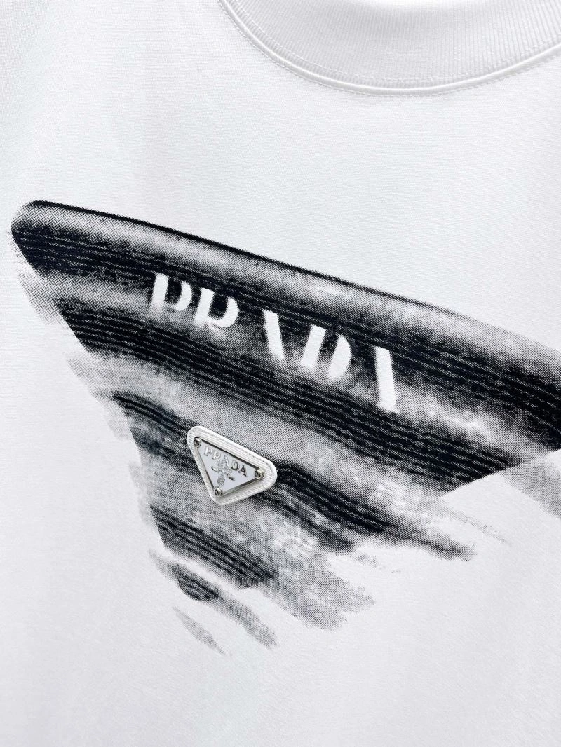 Functional Prada T-Shirts 169694
