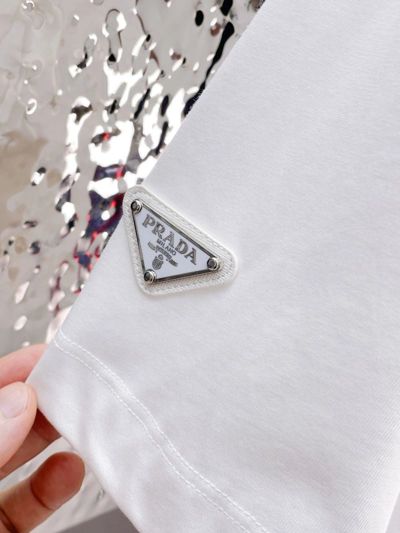 Prada T-Shirts WellDesigned 169691