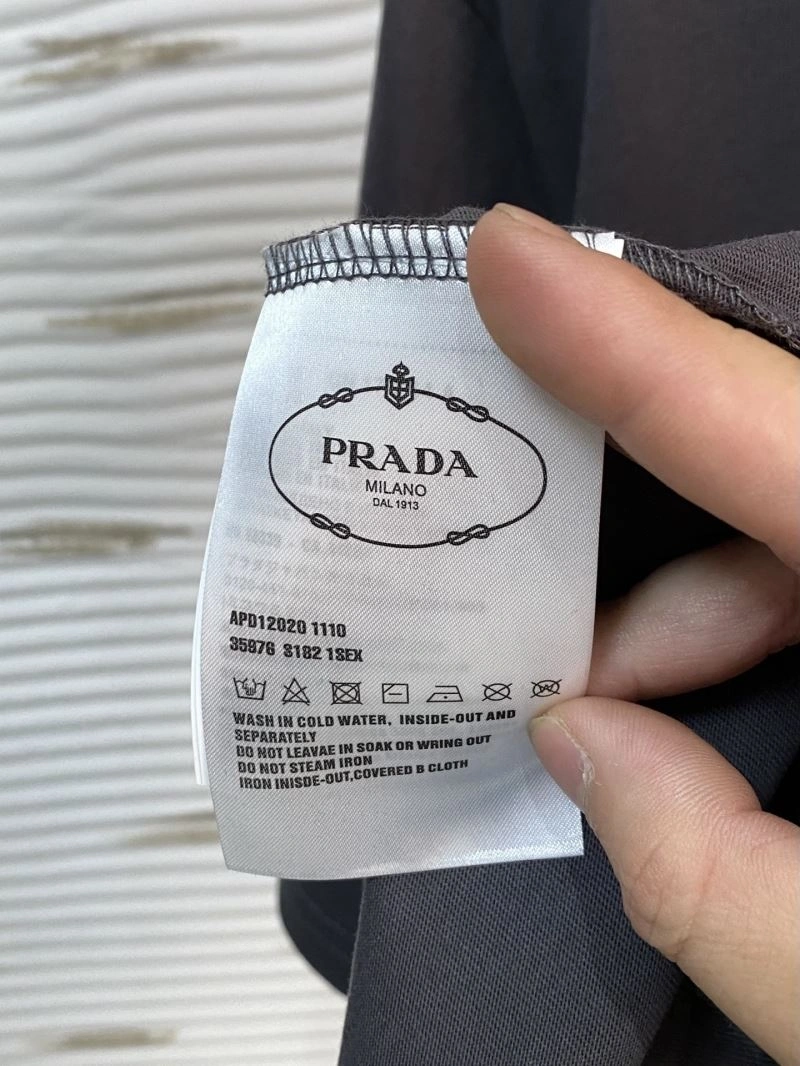 FashionForward Prada T-Shirts 169660