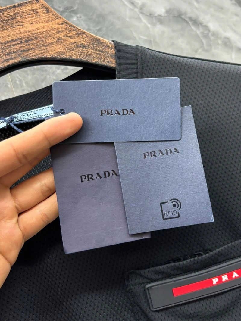 Classic Prada T-Shirts 169682