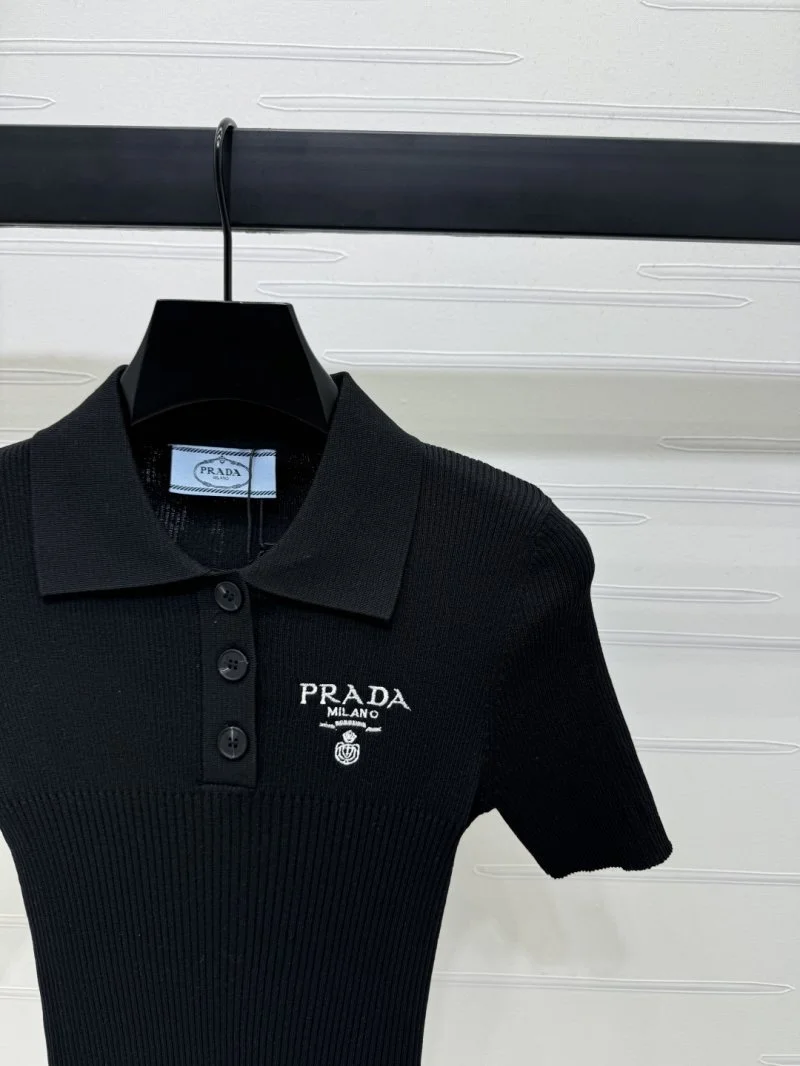Prada T-Shirts Trendsetting 166098