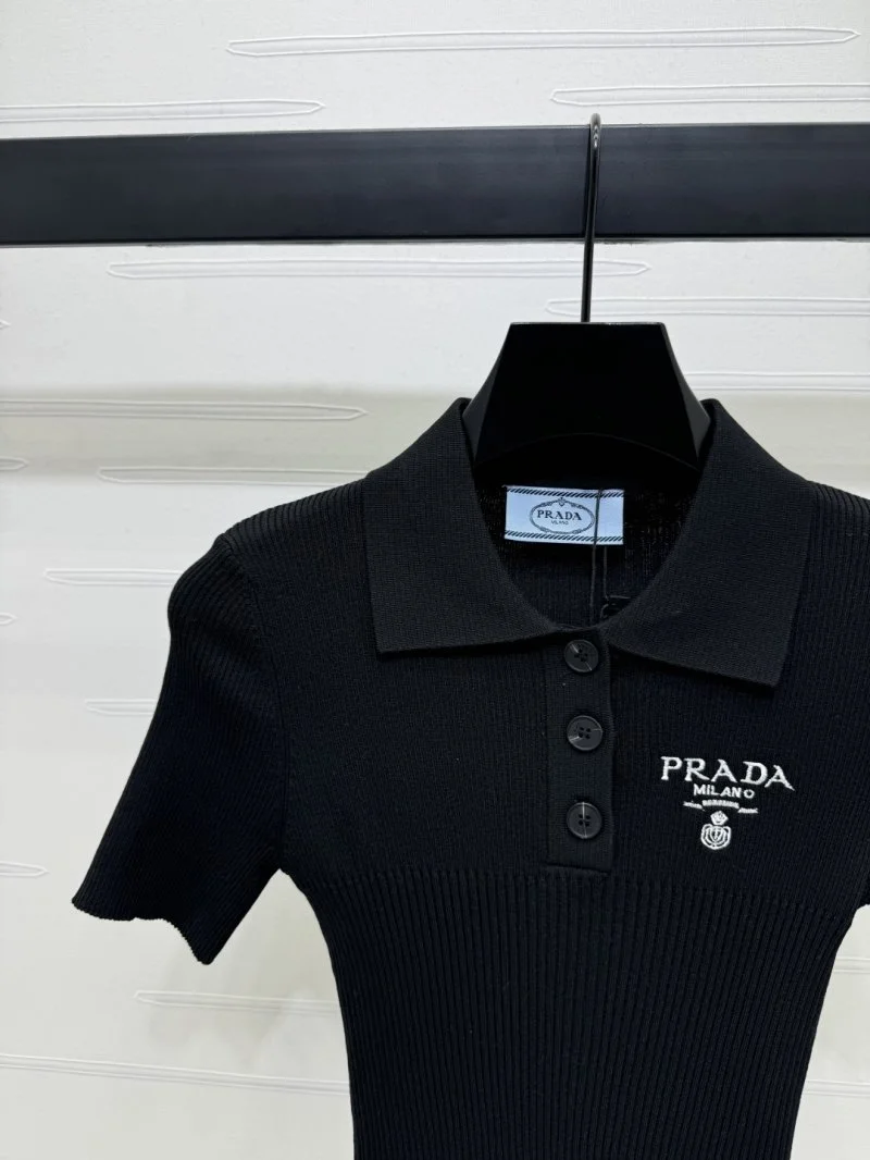Prada T-Shirts Trendsetting 166098