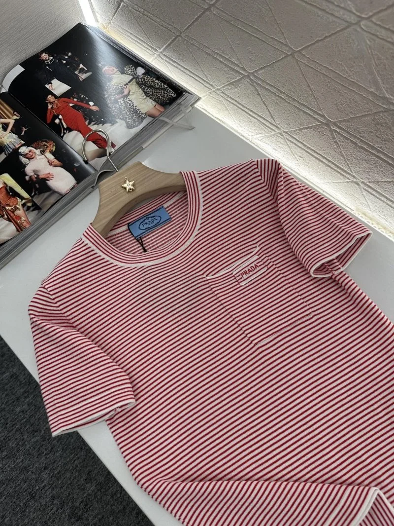 Stretchable Prada T-Shirts 166132