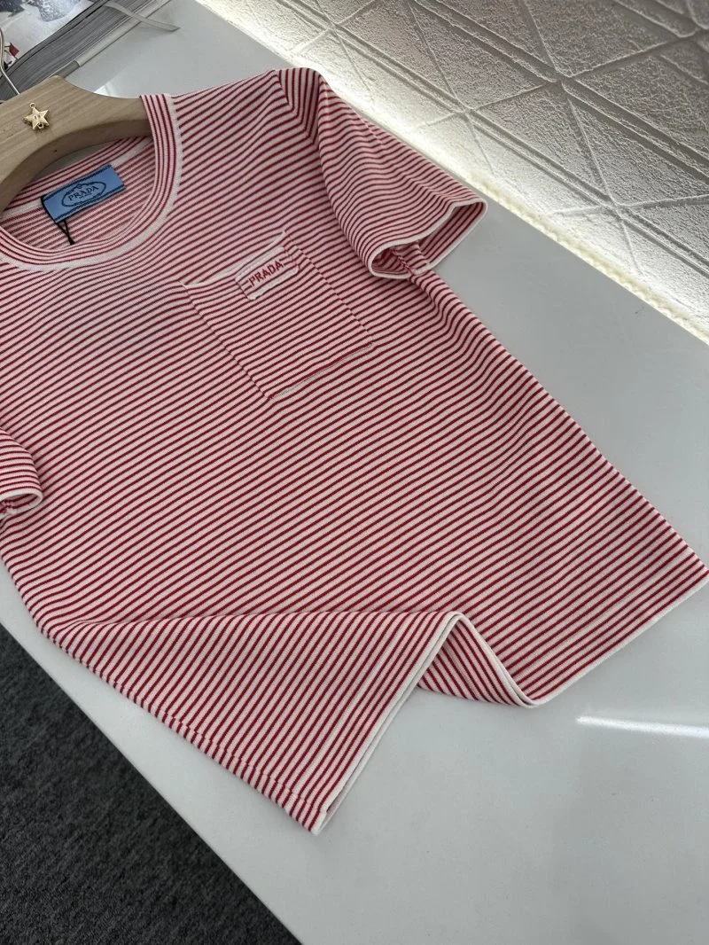 Stretchable Prada T-Shirts 166132