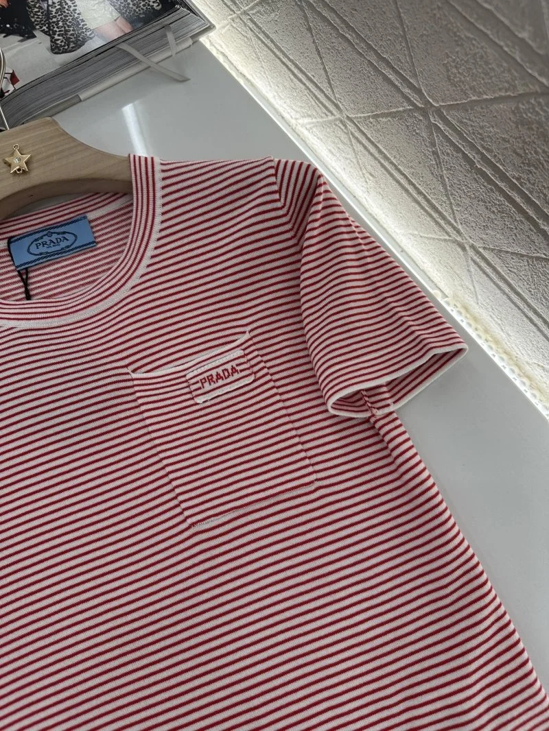 Stretchable Prada T-Shirts 166132