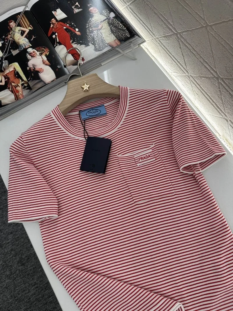Stretchable Prada T-Shirts 166132