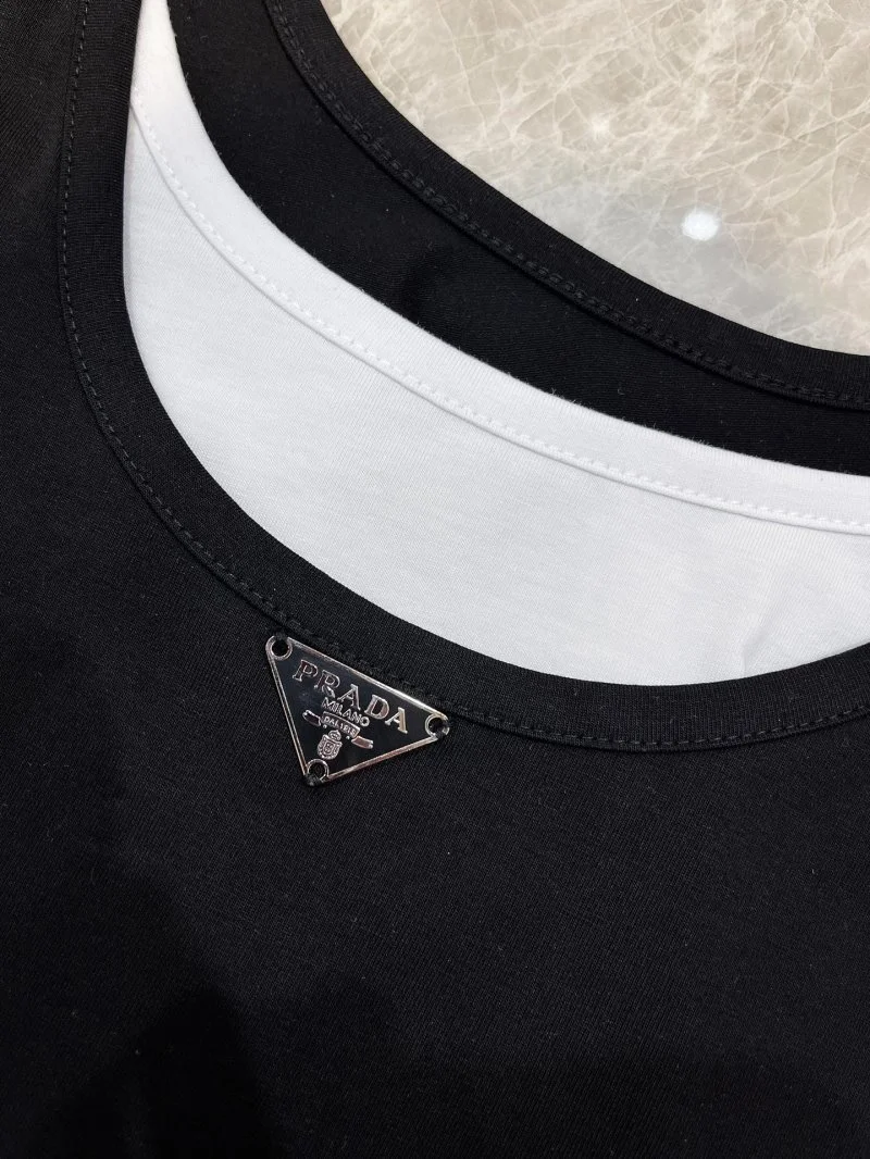 Contemporary Prada T-Shirts 166078