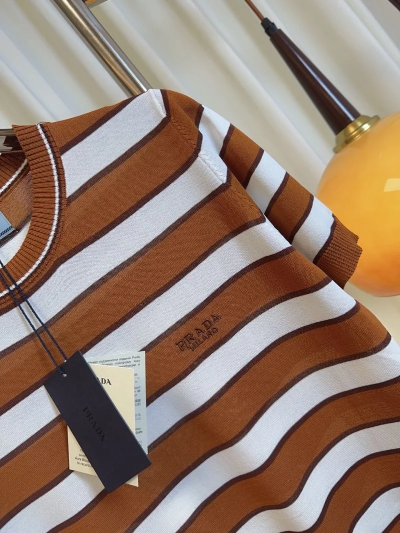 Sophisticated Prada T-Shirts 166072