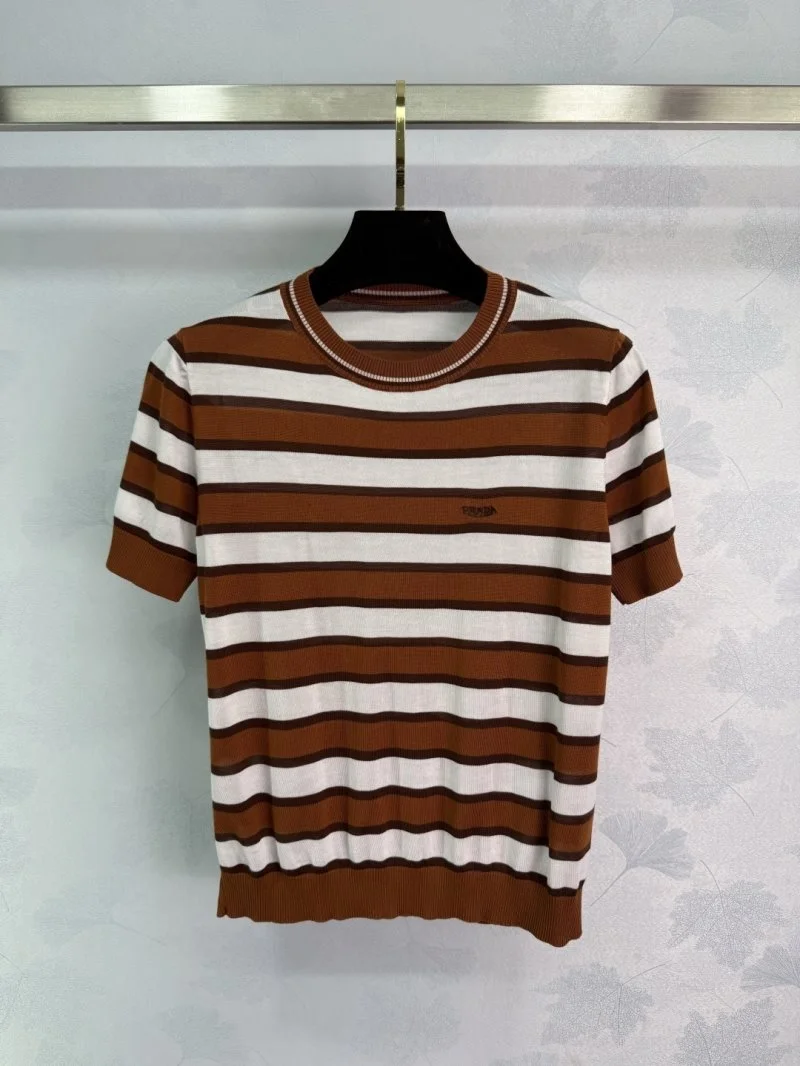 Prada T-Shirts WellDesigned 166074