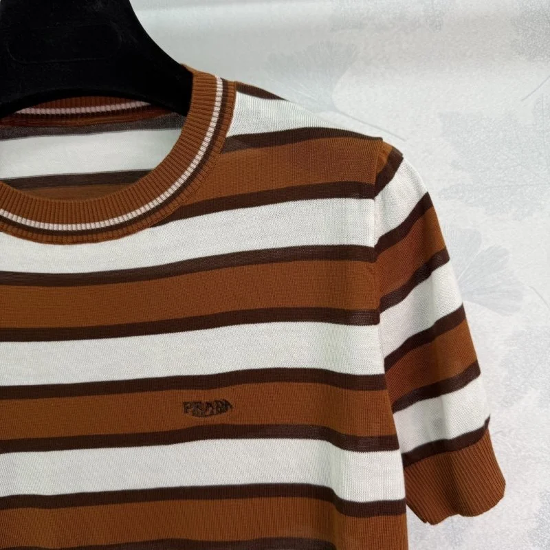 Prada T-Shirts WellDesigned 166074