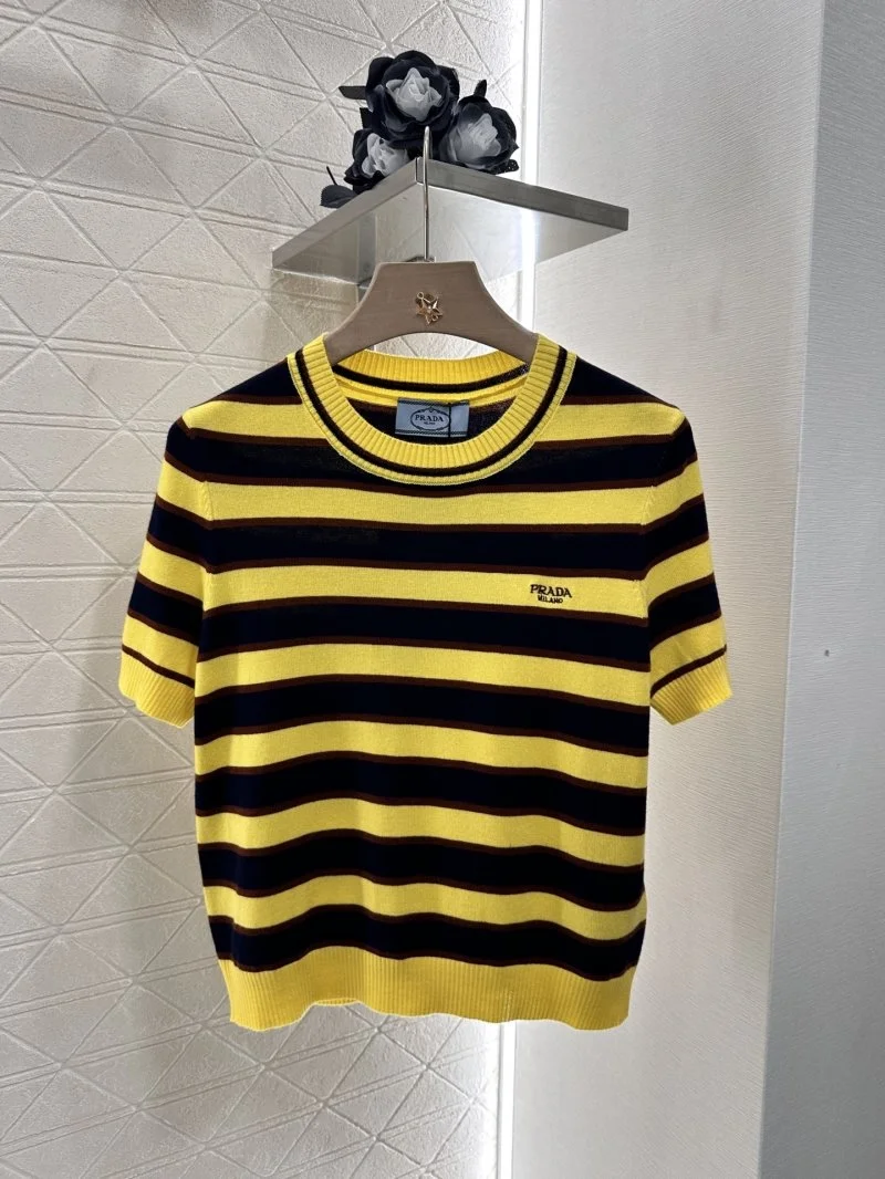 Trendy Prada T-Shirts 166114