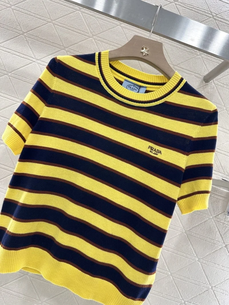 Trendy Prada T-Shirts 166114