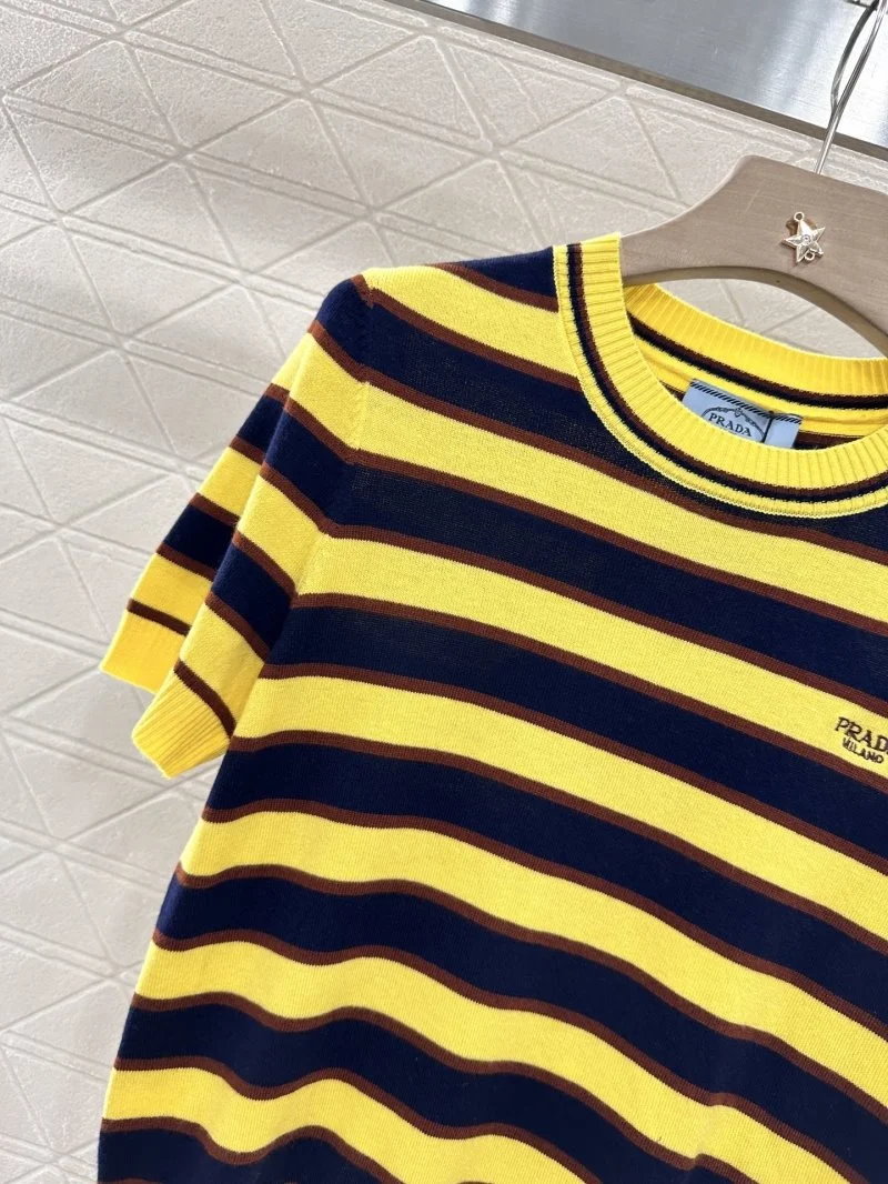 Trendy Prada T-Shirts 166114