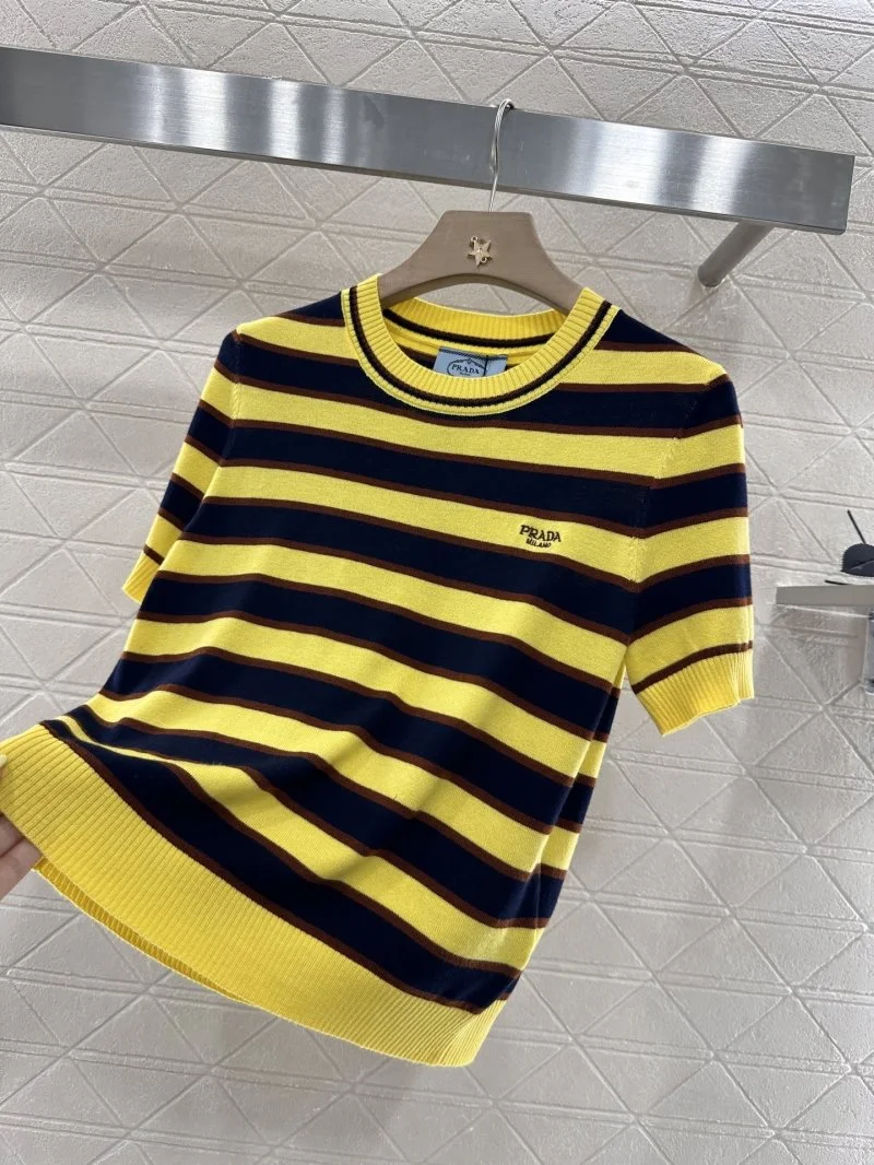 Trendy Prada T-Shirts 166114