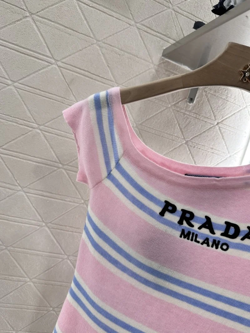 Unisex Prada T-Shirts 166077
