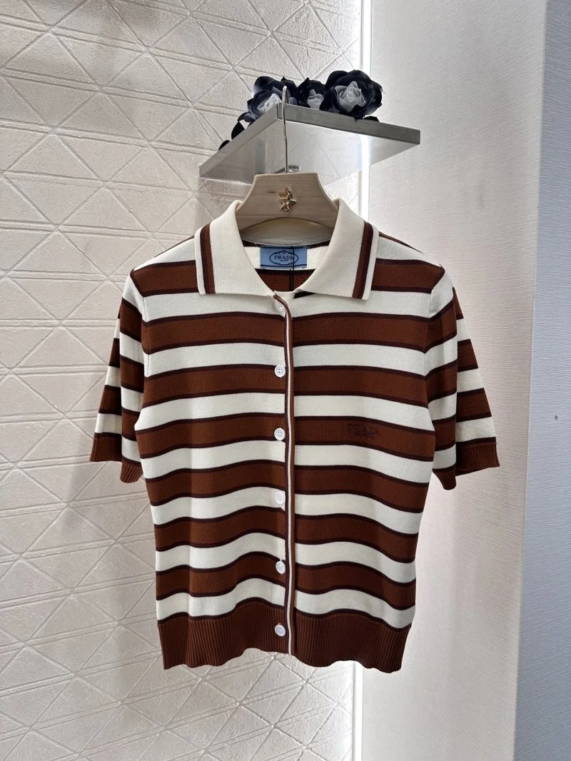 Prada T-Shirts WellDesigned 166055